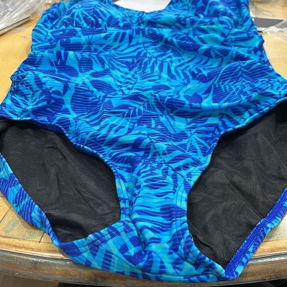 TYR SIZE 16 DURAFAST ELITE UPF50 WOMEN PERFORMANCE BRAND NEW MONACO VNECK BLUE - Picture 4 of 4